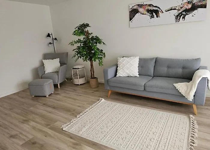 Ruhige 2-Zi-Wohnung Mit Garage