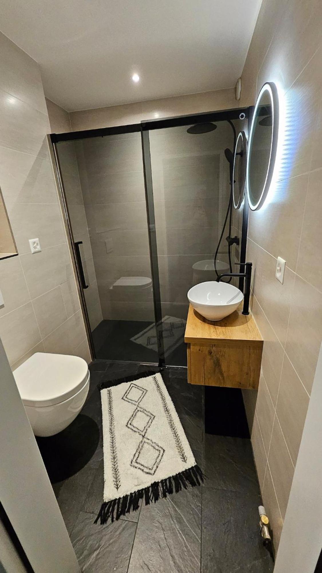Ruhige 2-zi-wohnung Mit Garage * Basel