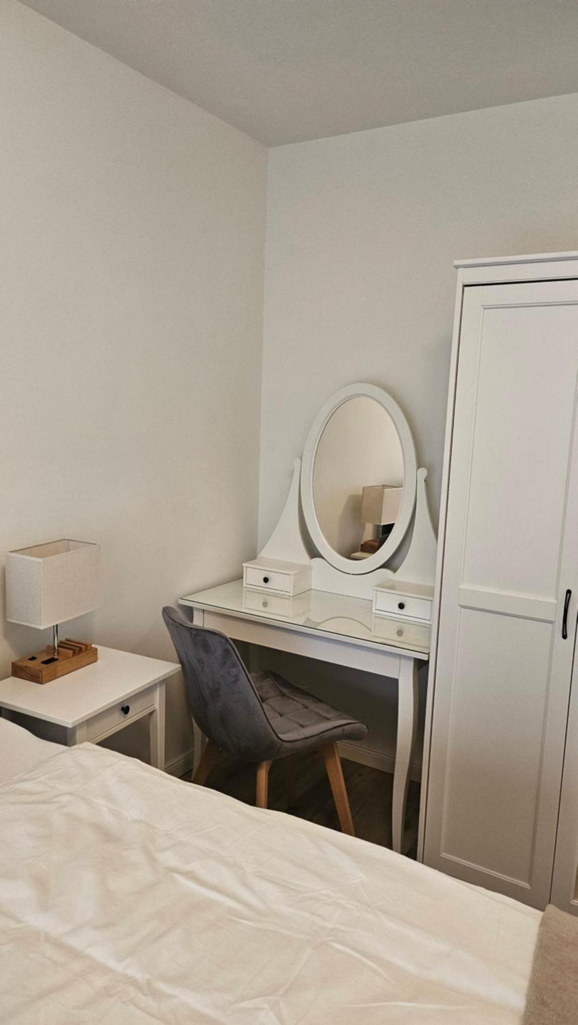 Ruhige 2-zi-wohnung Mit Garage Apartment *